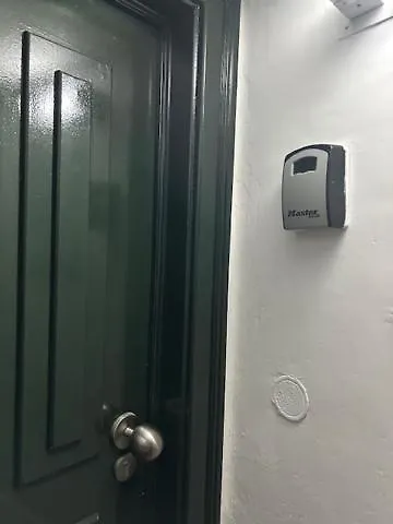 Mouraria's Place - Blue Lisboa